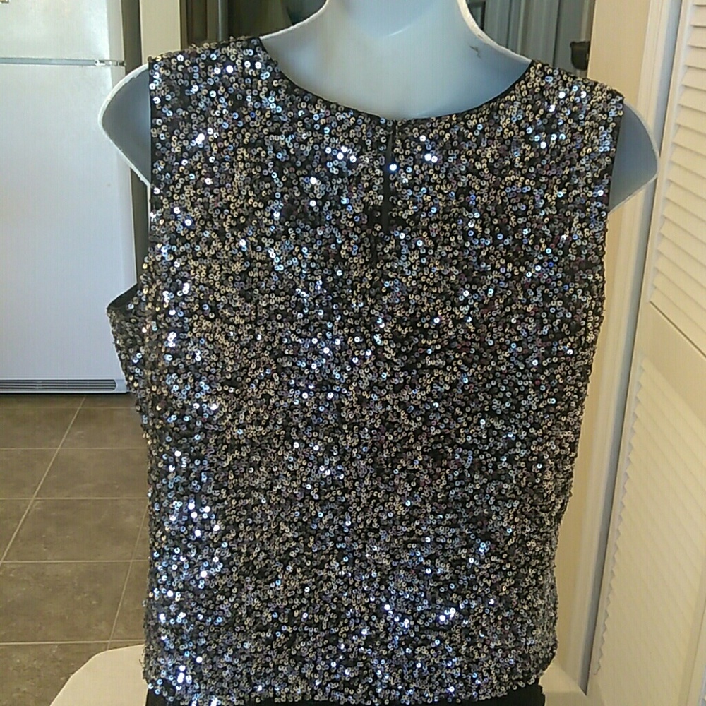 Jennifer Moore Sequined Shell - Picture 2 of 3